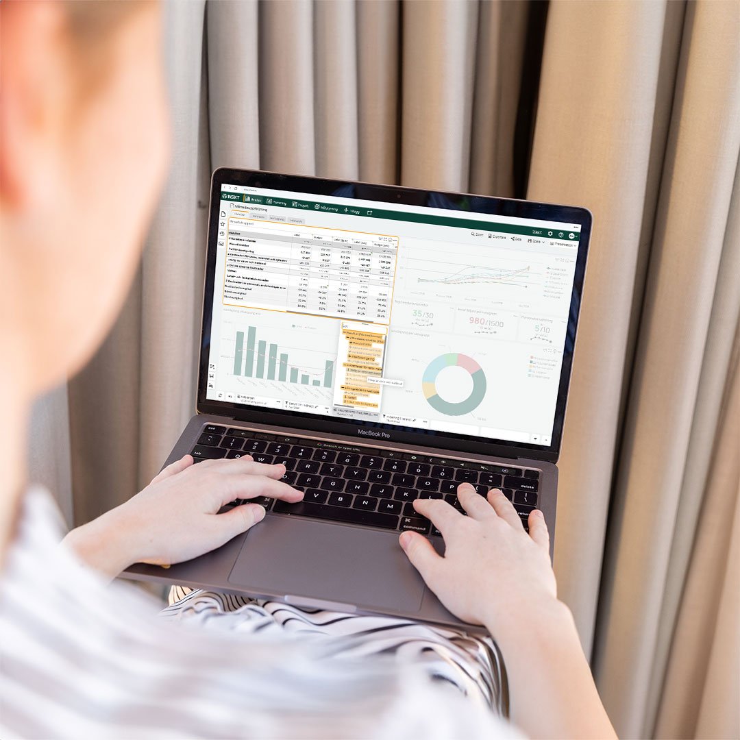 Person-Working-on-MacBook-Pro-Curtains-Analysis2