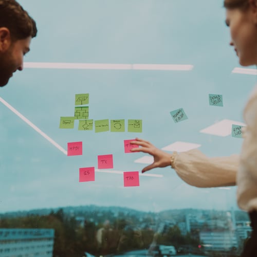 Post-its på fönster