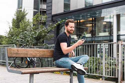 MX-phone-bench-street-green